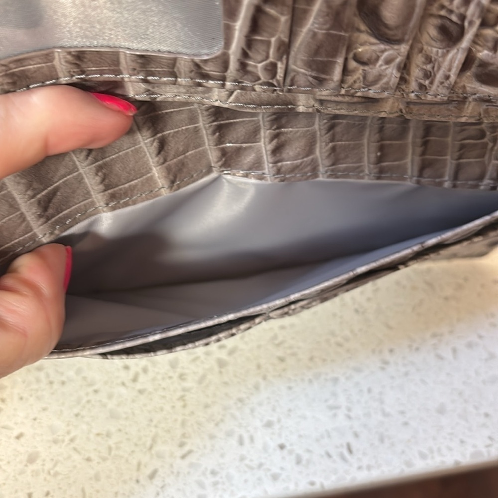 Brahmin Melbourne Ady Wallet Harbor Melbourne Dimensional Pale Gray w/Beige - Picture 8 of 10